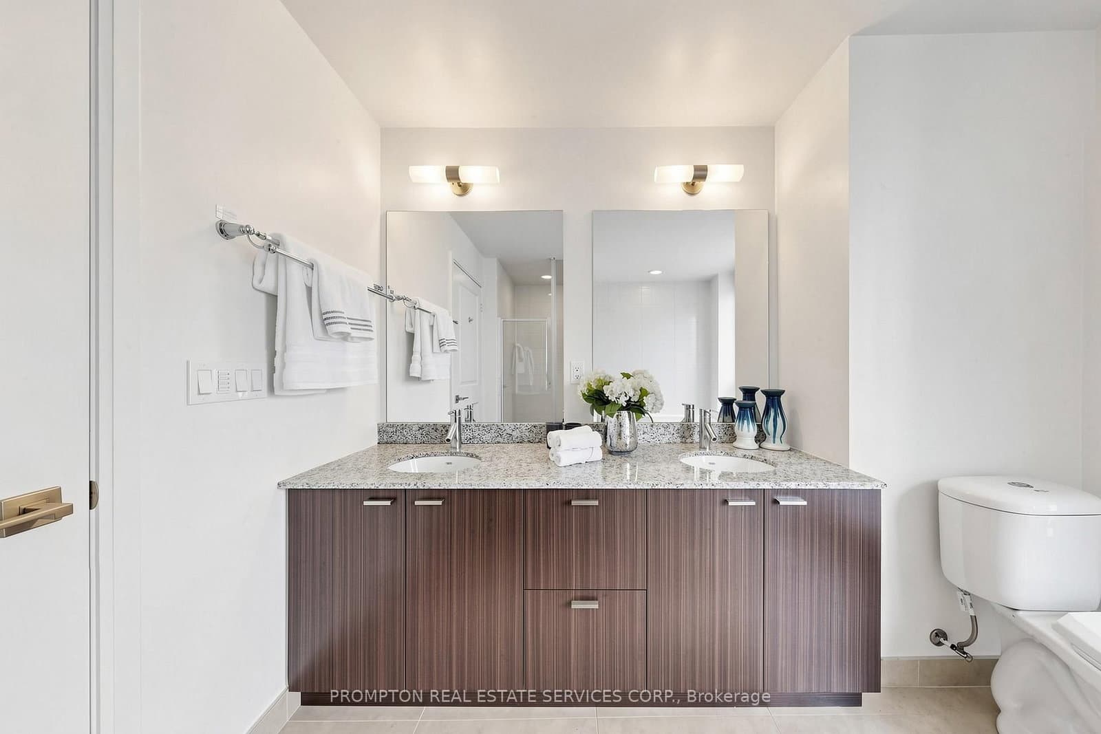 88 Sheppard Avenue E, Unit Th17 thumbnail 34