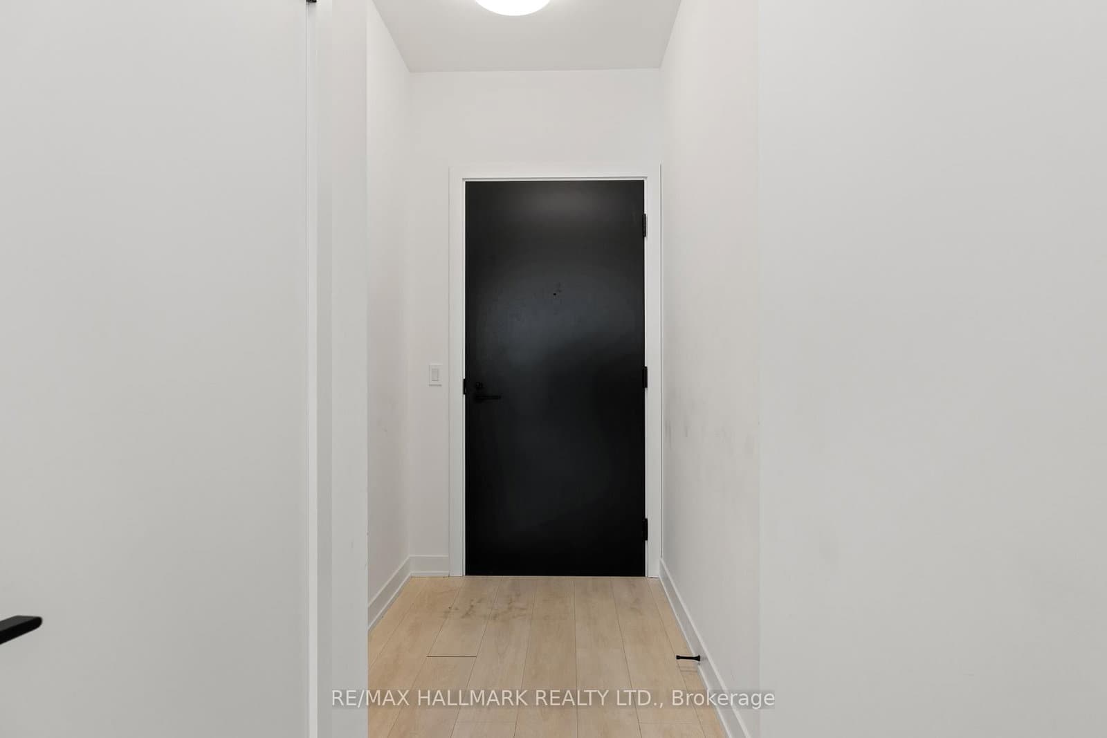 127 Broadway Avenue, Unit 1611 thumbnail 10