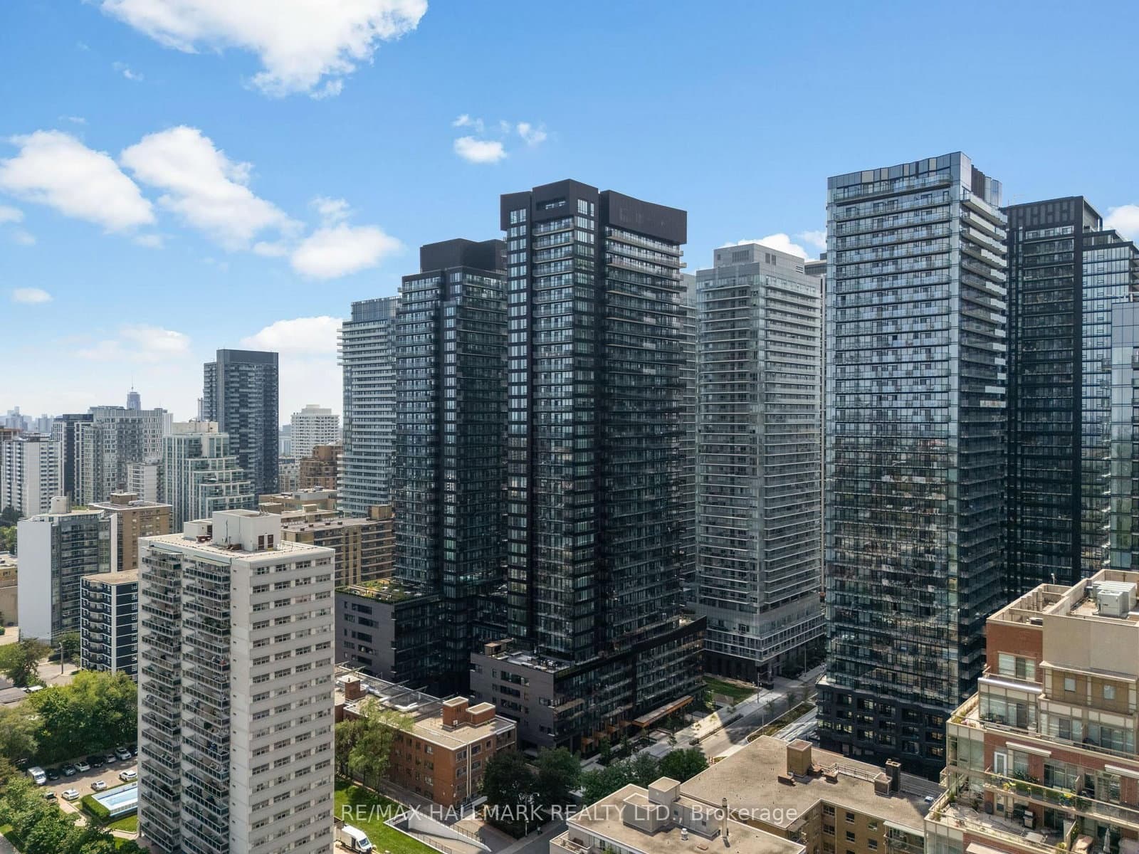 127 Broadway Avenue, Unit 1611 thumbnail 17