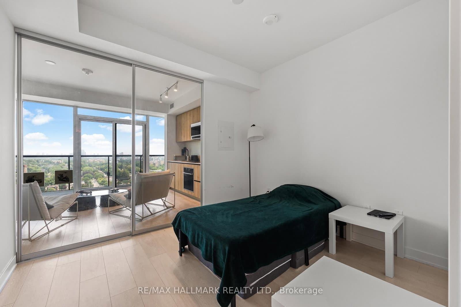 127 Broadway Avenue, Unit 1611 thumbnail 5