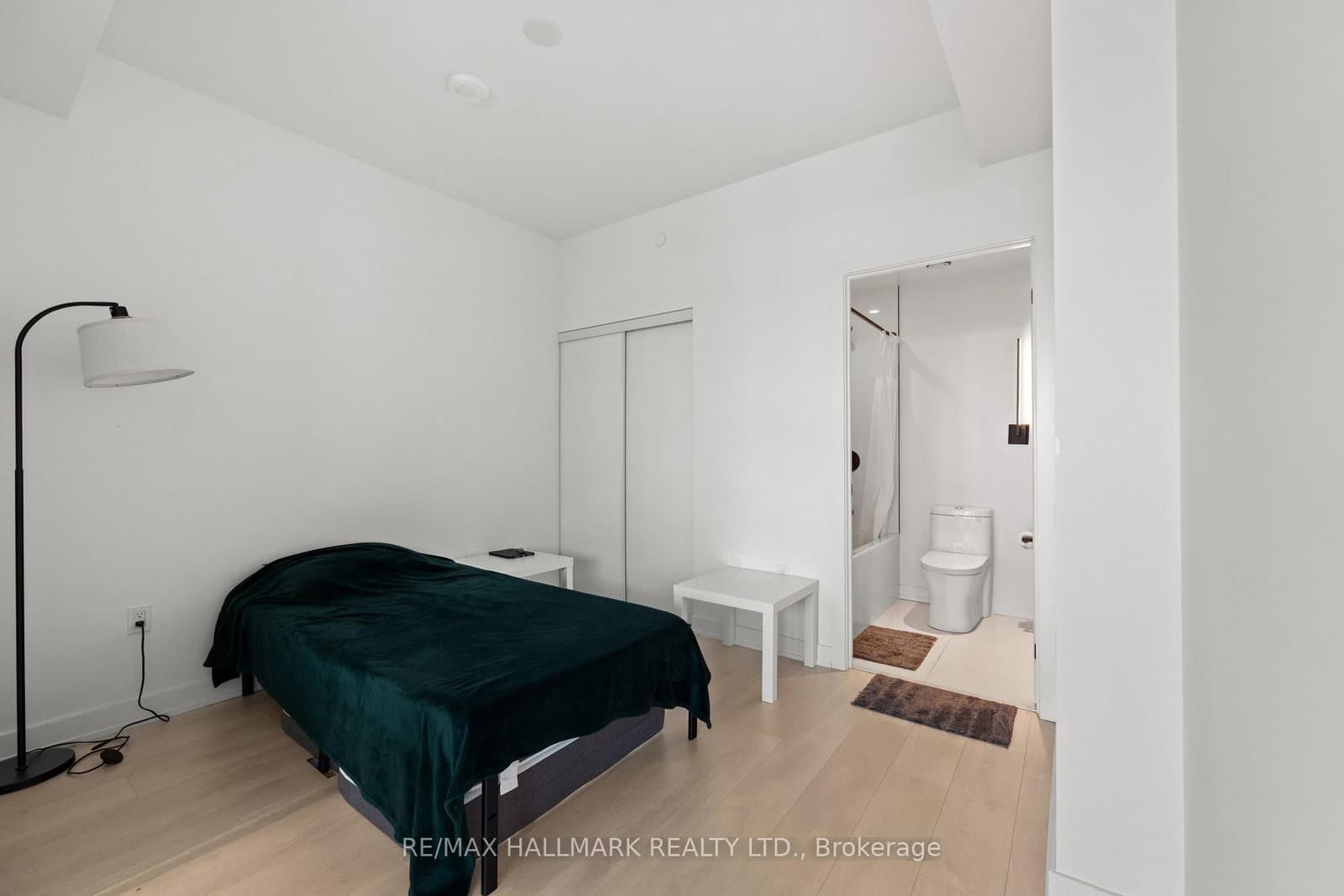 127 Broadway Avenue, Unit 1611 thumbnail 7
