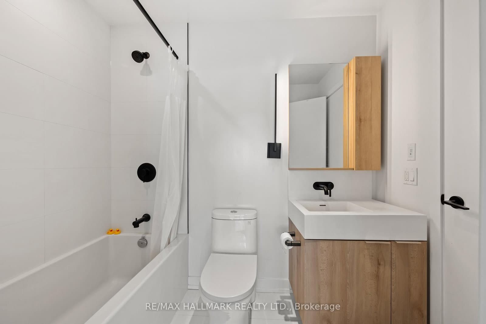 127 Broadway Avenue, Unit 1611 thumbnail 8