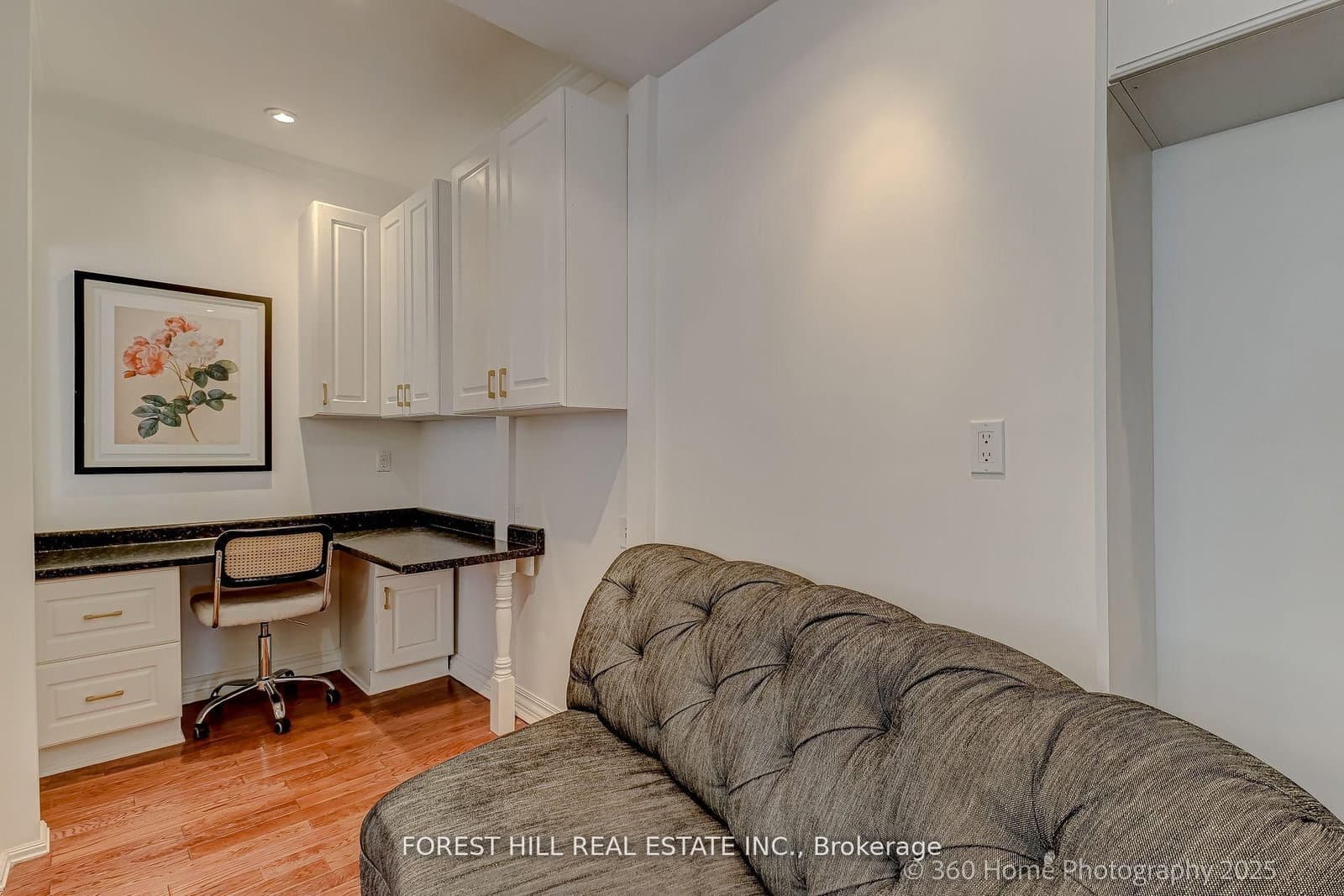 379 Huron Street thumbnail 13