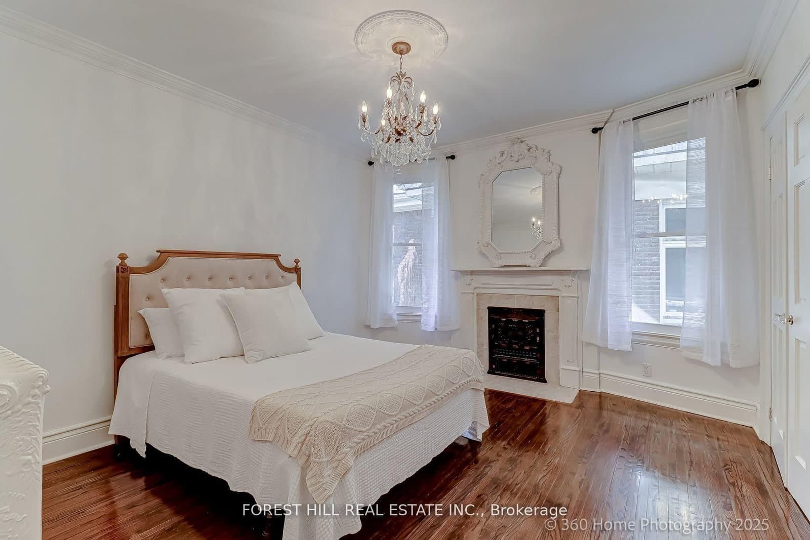 379 Huron Street thumbnail 18