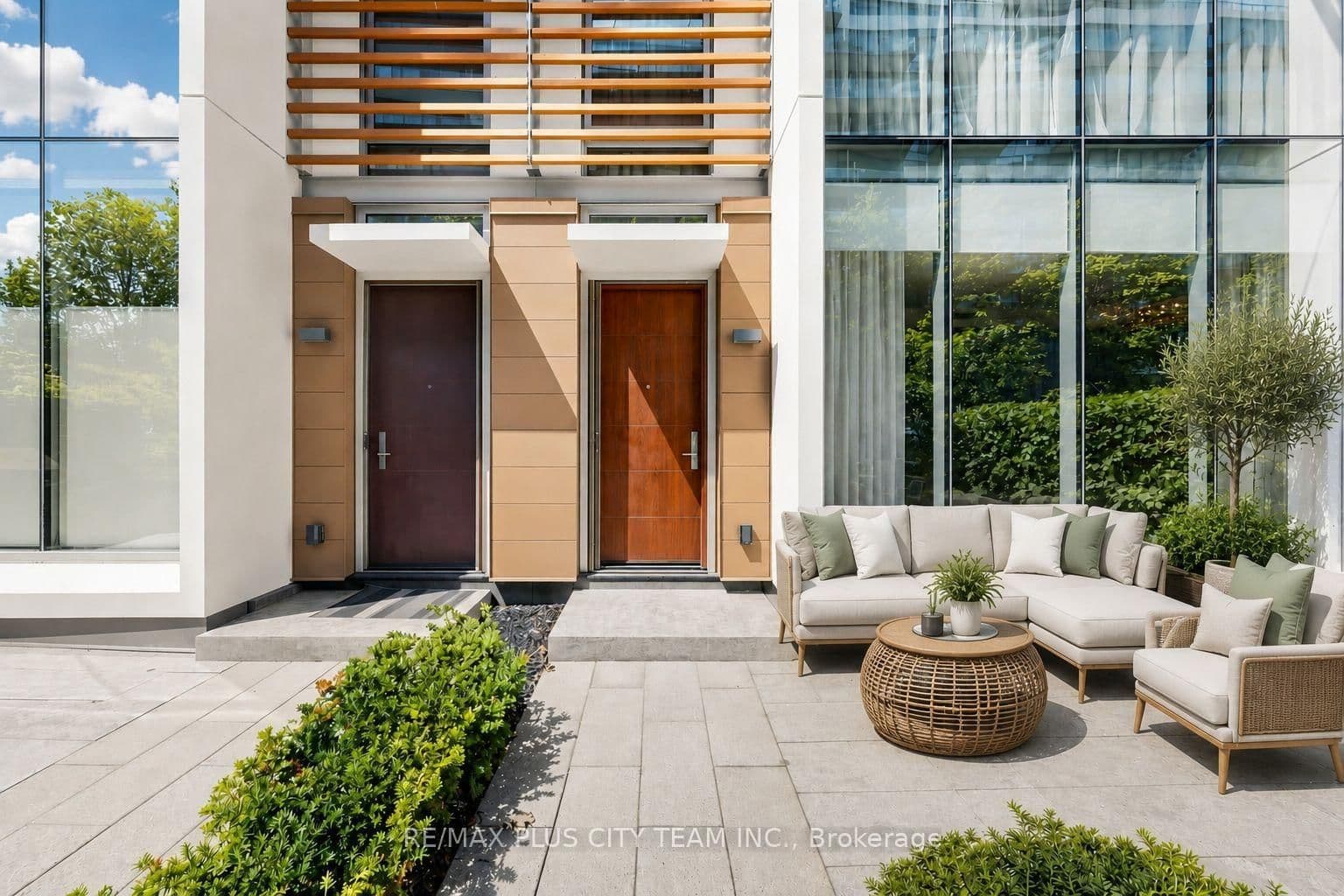 29 Queens Quay E, Unit TH122 - Image 1