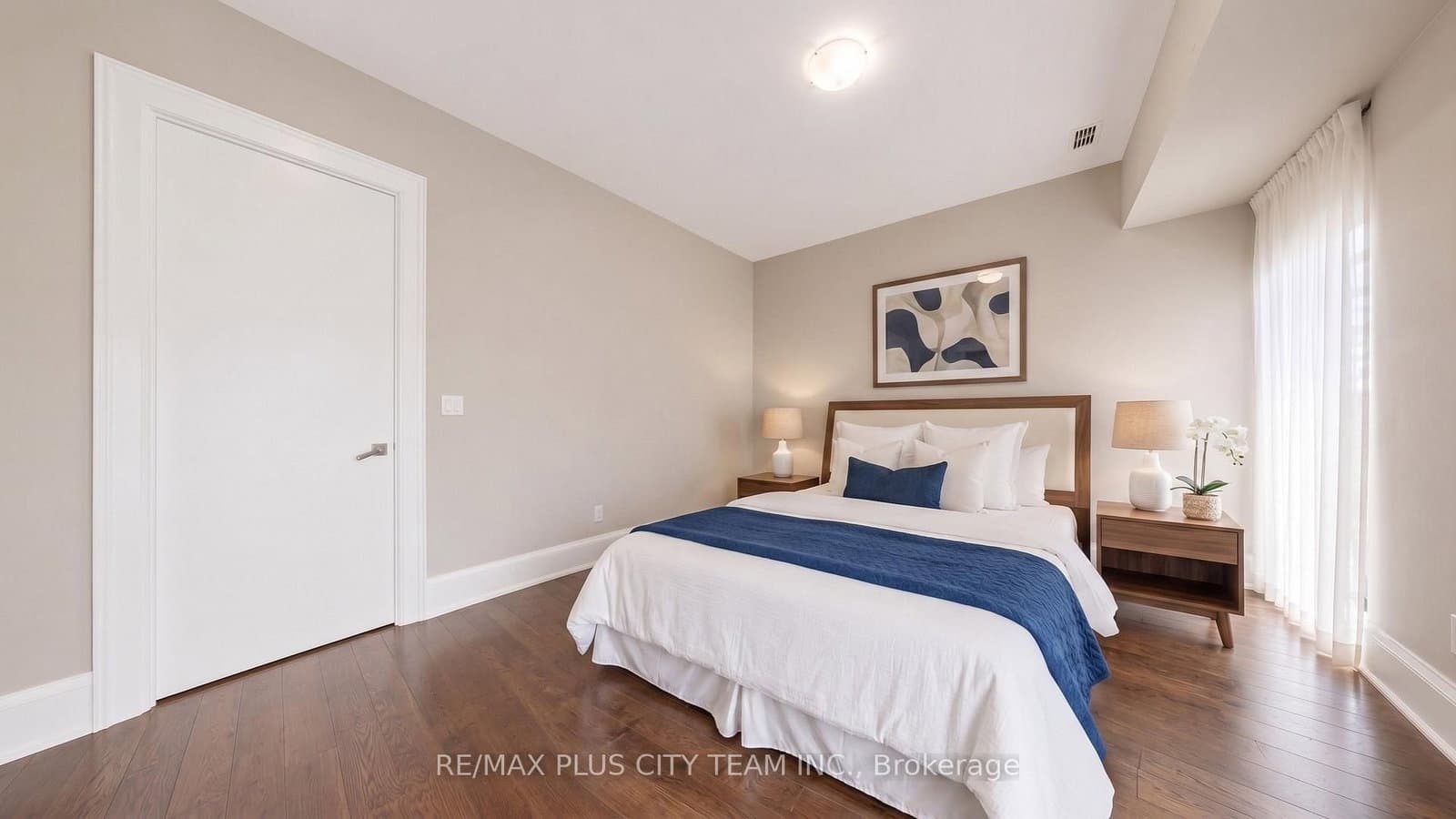 29 Queens Quay E, Unit TH122 thumbnail 10
