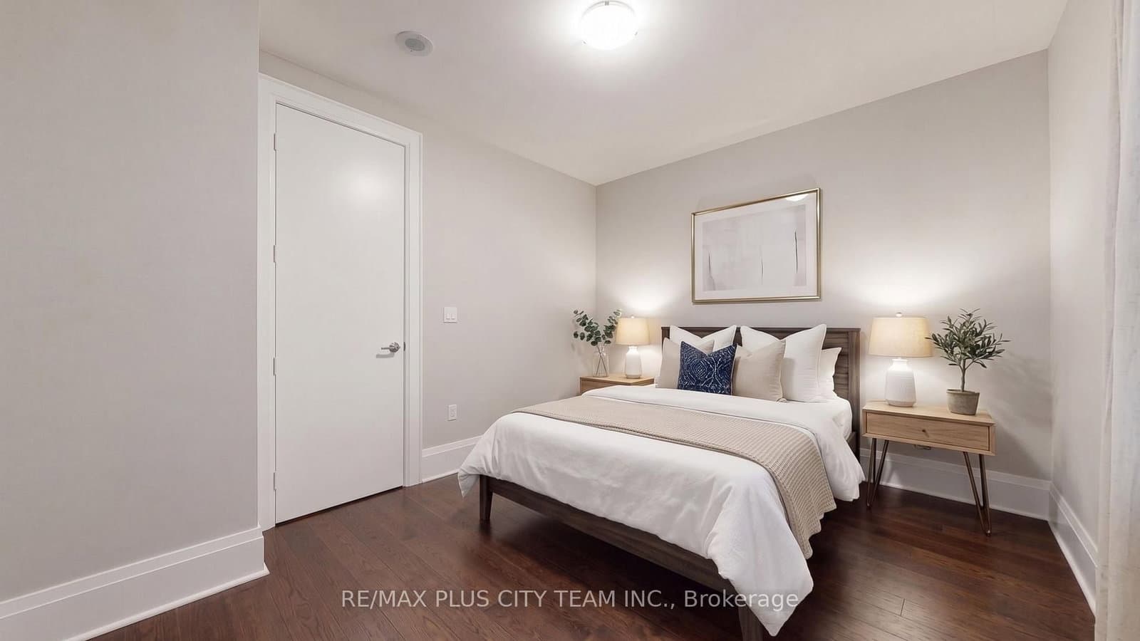 29 Queens Quay E, Unit TH122 thumbnail 15