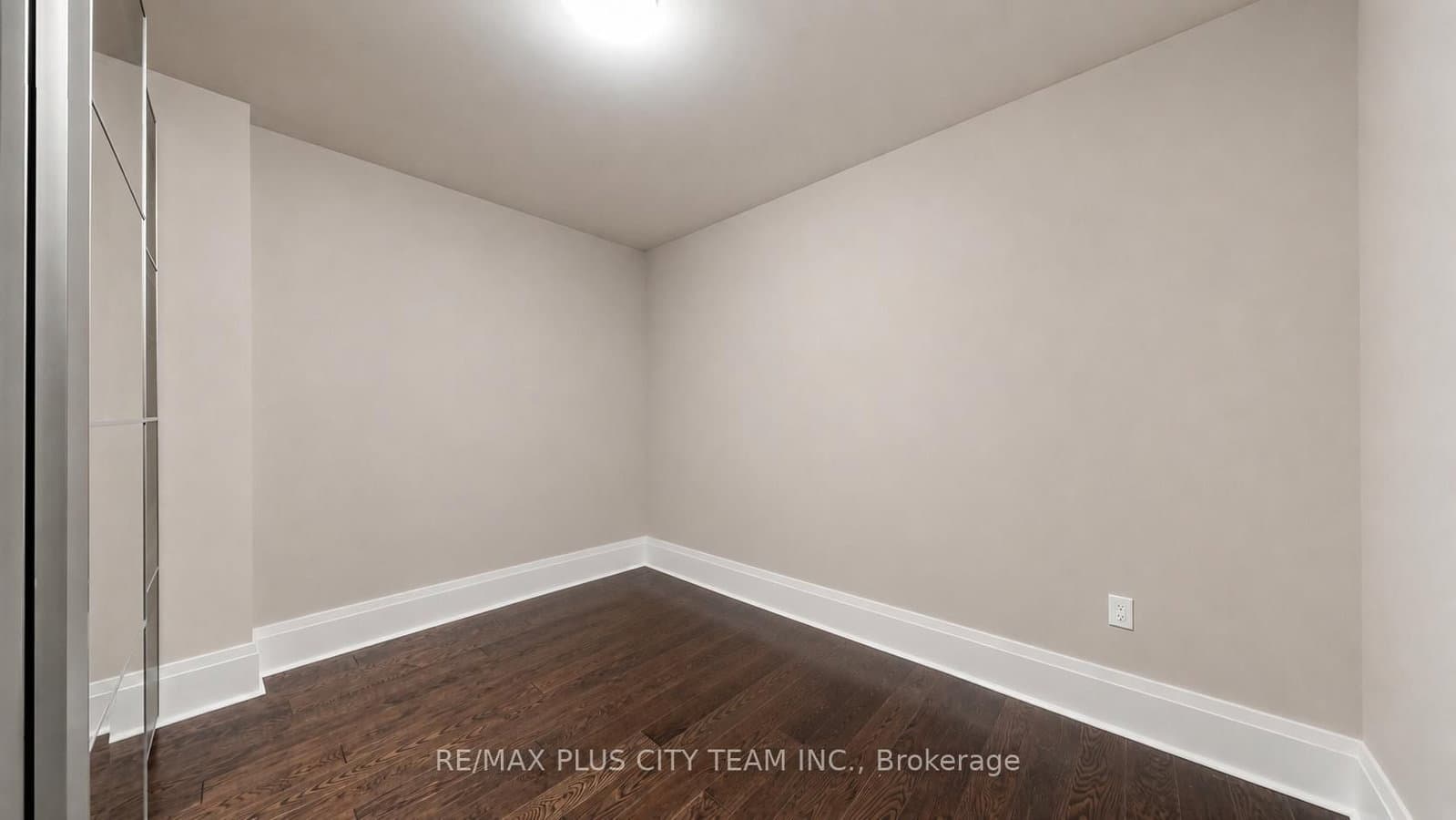 29 Queens Quay E, Unit TH122 thumbnail 16