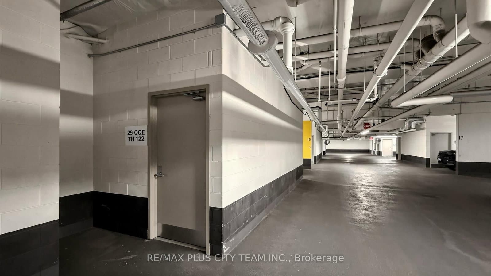 29 Queens Quay E, Unit TH122 thumbnail 19