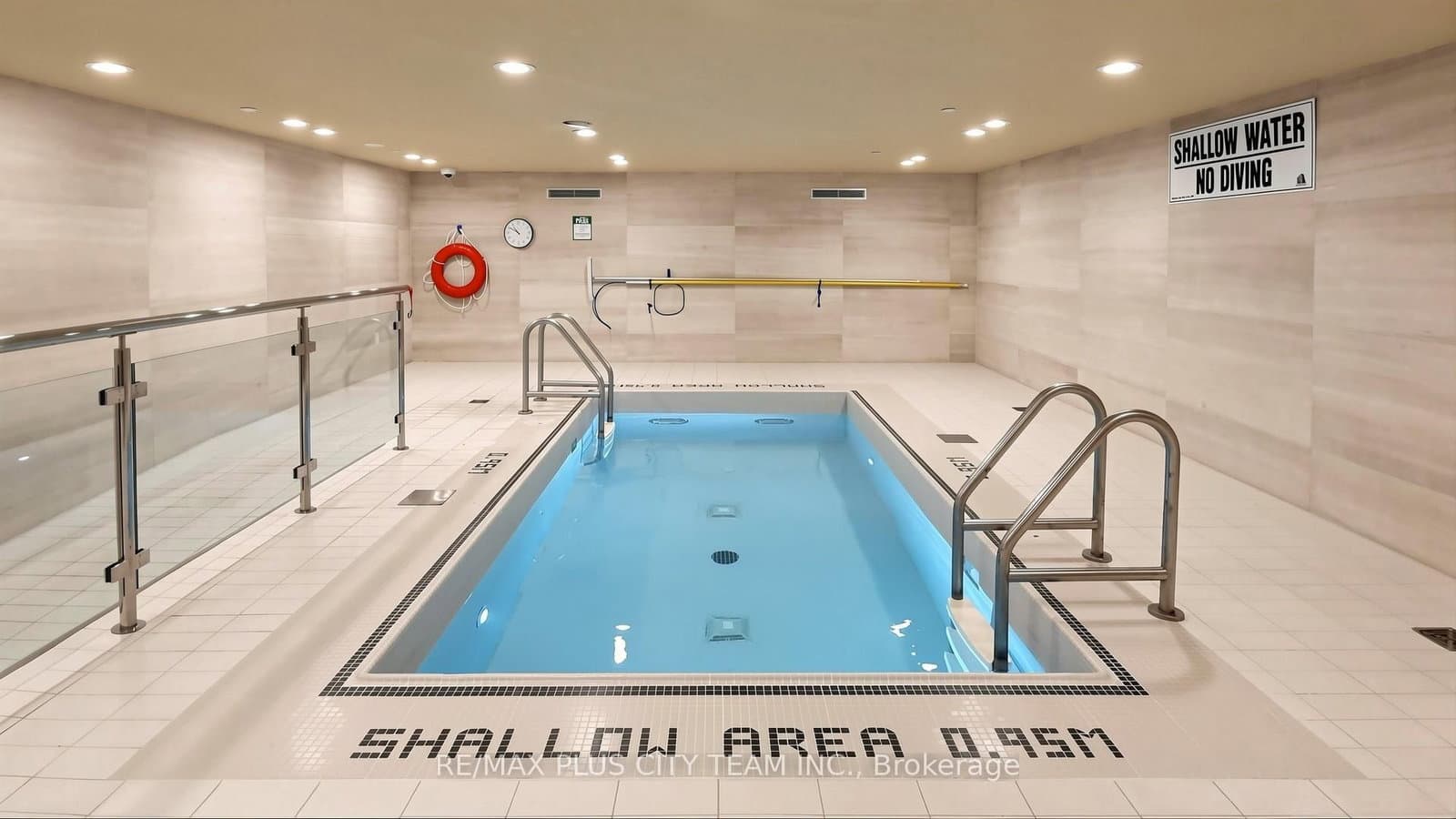29 Queens Quay E, Unit TH122 thumbnail 23