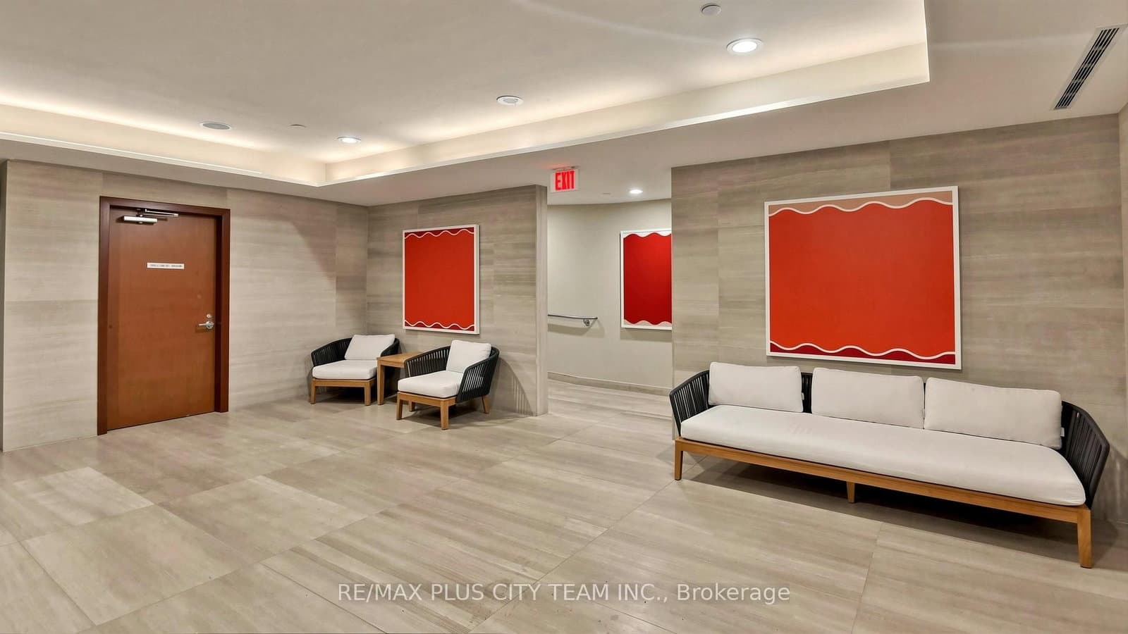 29 Queens Quay E, Unit TH122 thumbnail 25