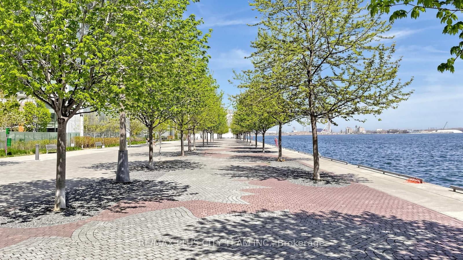 29 Queens Quay E, Unit TH122 thumbnail 31