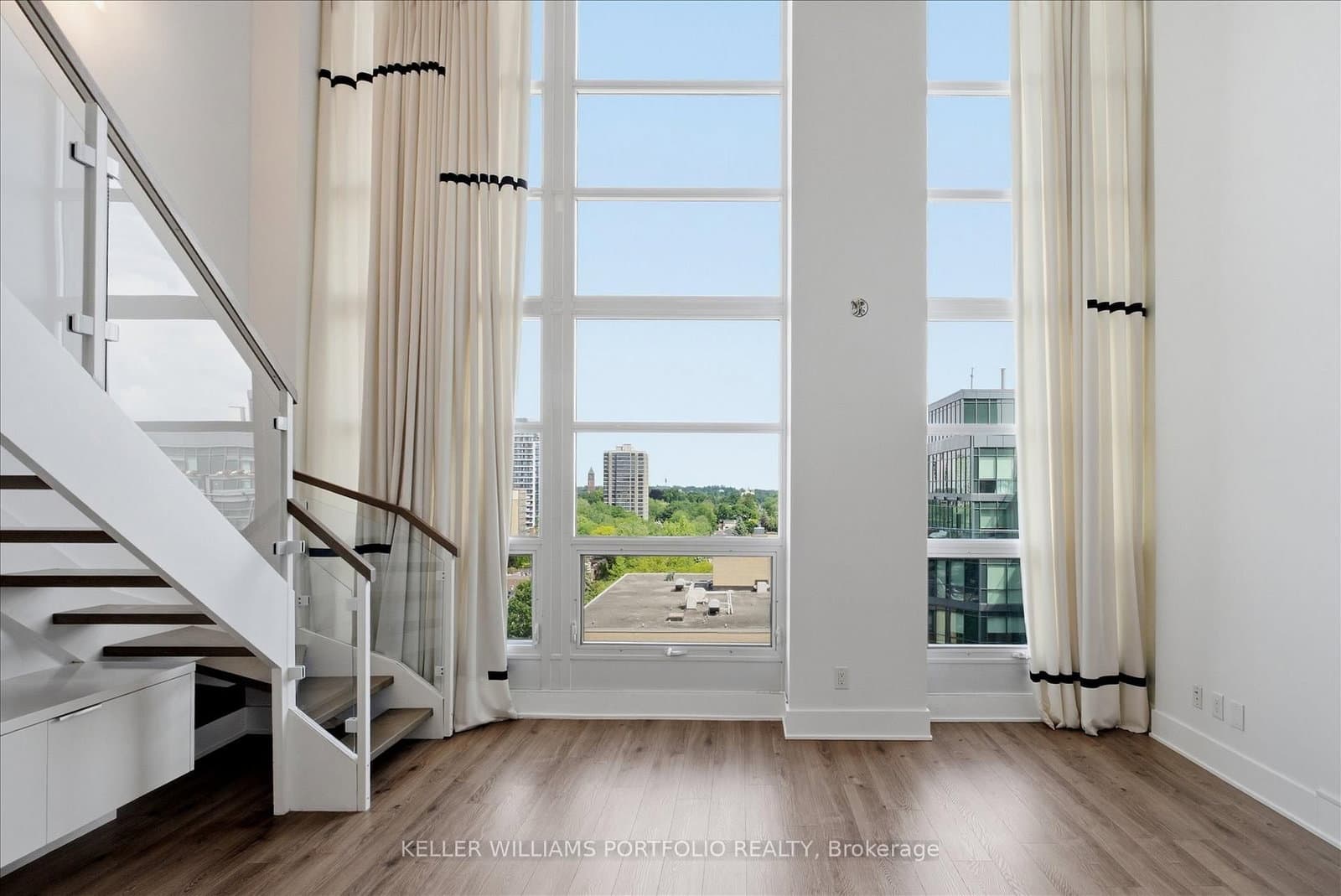 111 St Clair Avenue W, Unit 932 thumbnail 10