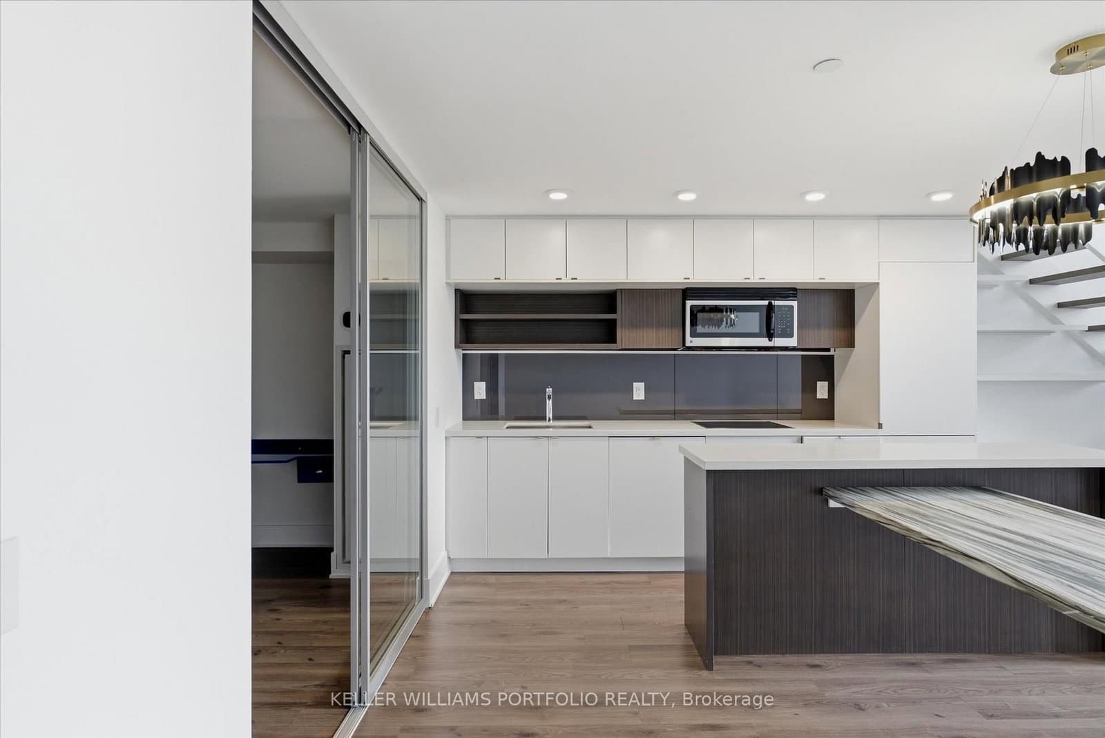 111 St Clair Avenue W, Unit 932 thumbnail 18