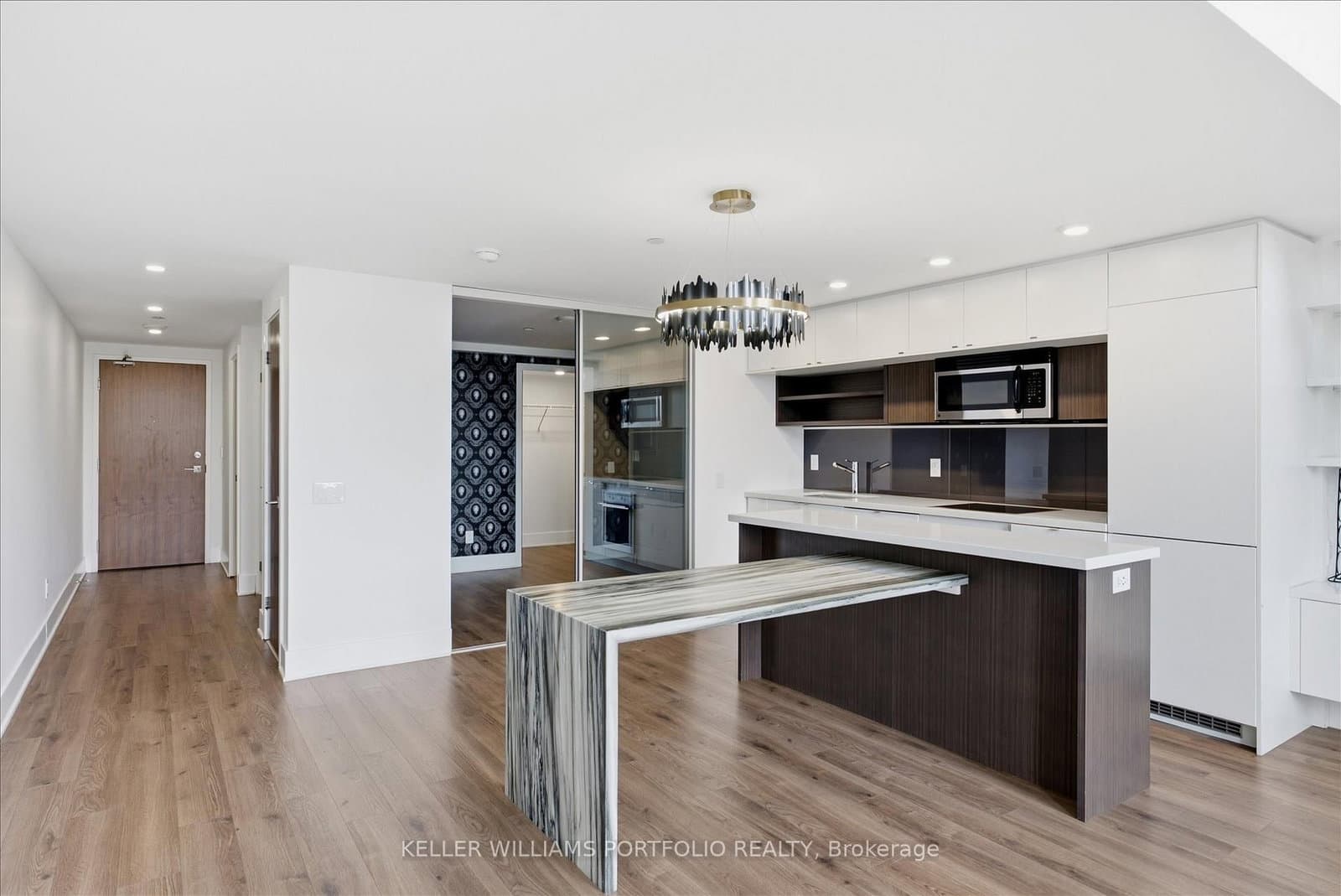 111 St Clair Avenue W, Unit 932 thumbnail 19