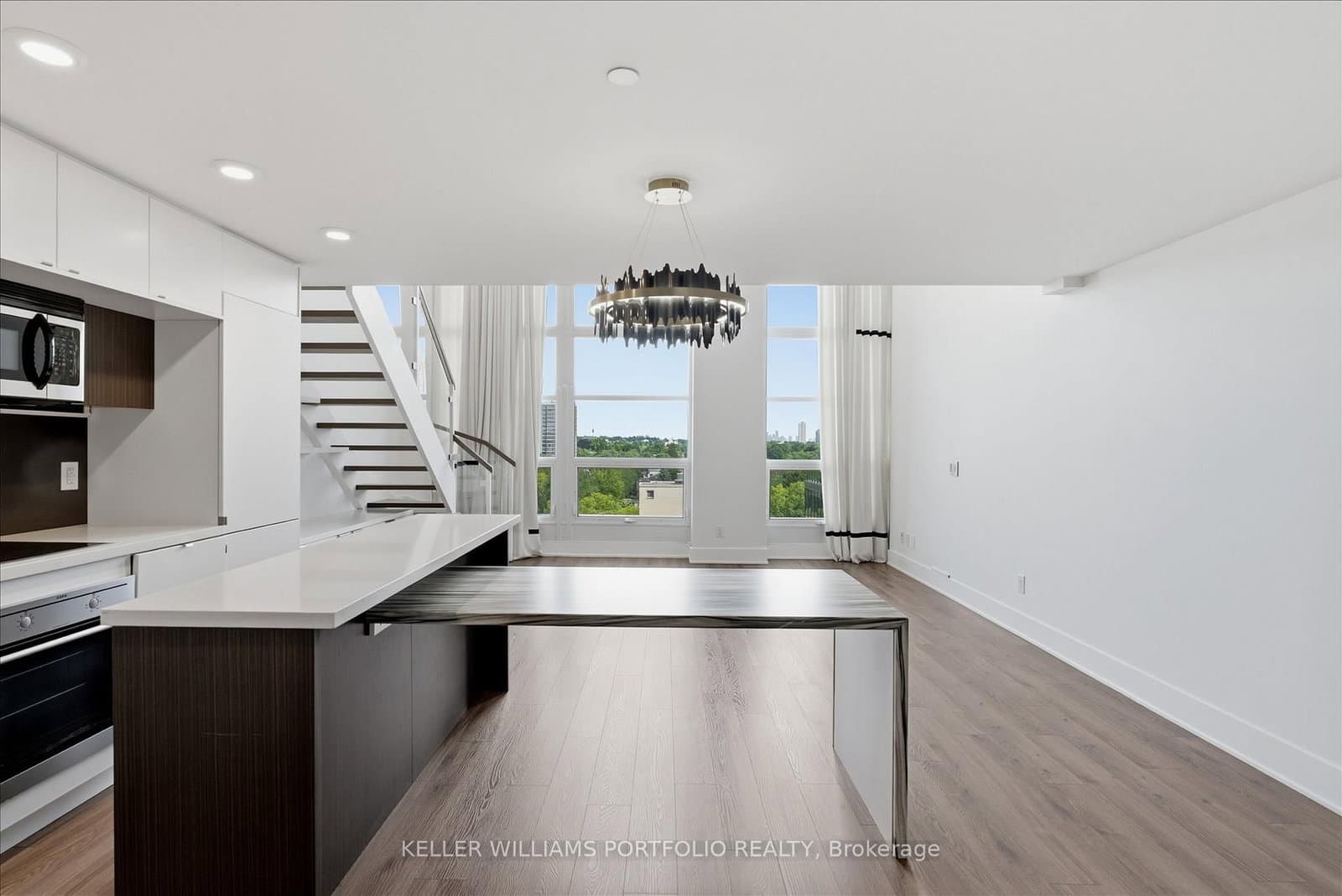 111 St Clair Avenue W, Unit 932 thumbnail 22