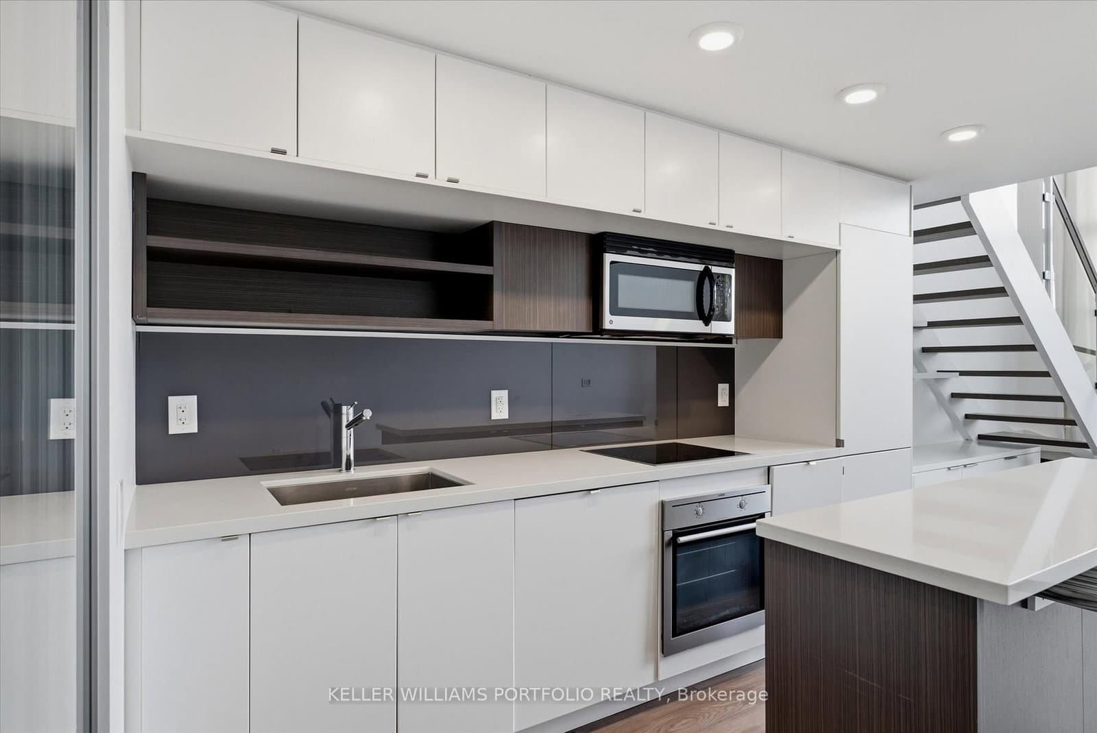 111 St Clair Avenue W, Unit 932 thumbnail 23