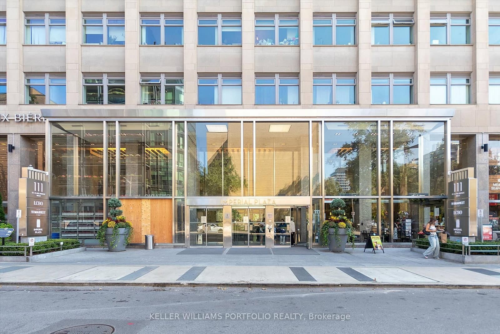 111 St Clair Avenue W, Unit 932 thumbnail 3