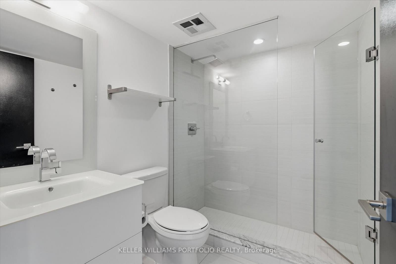 111 St Clair Avenue W, Unit 932 thumbnail 32