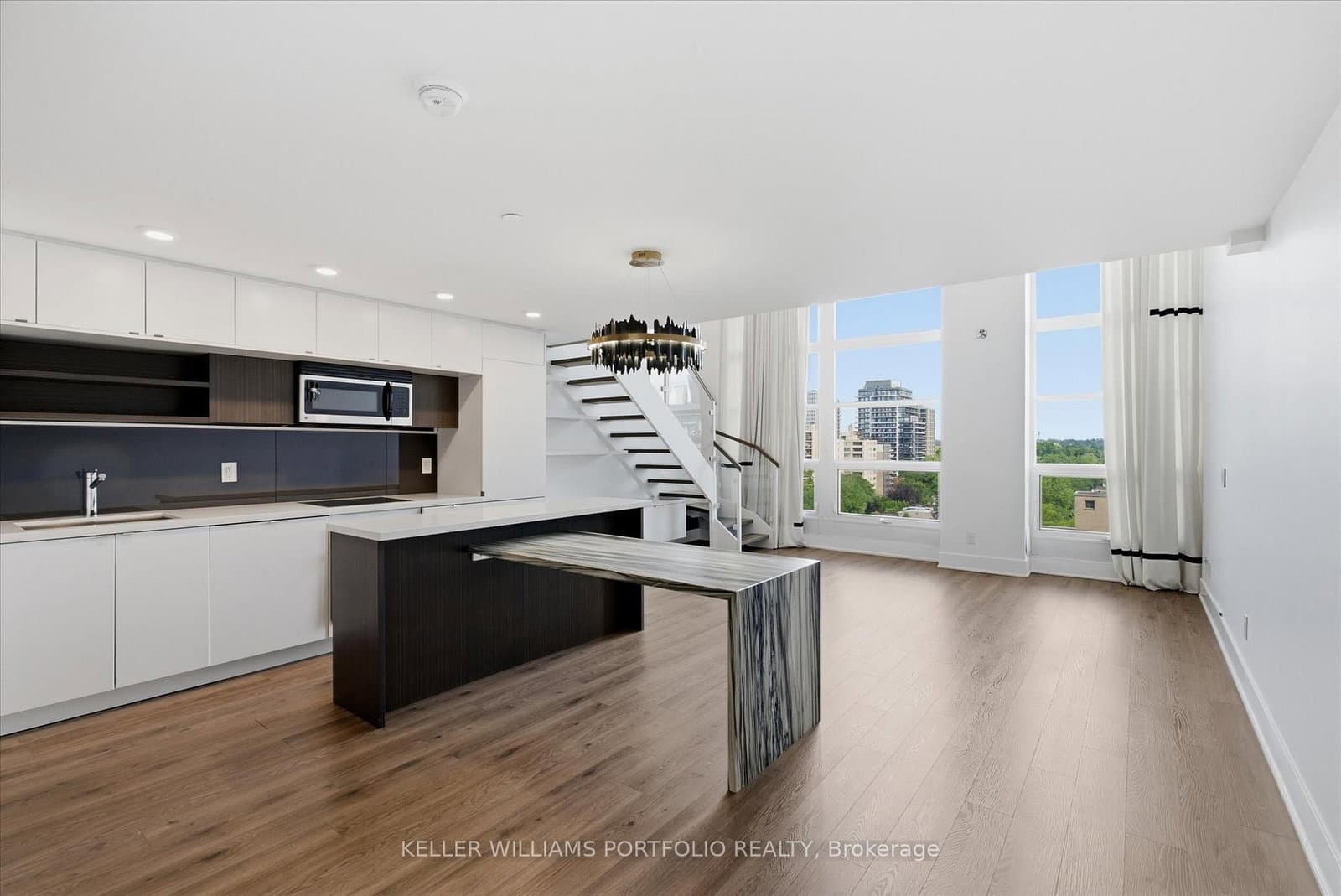 111 St Clair Avenue W, Unit 932 thumbnail 8