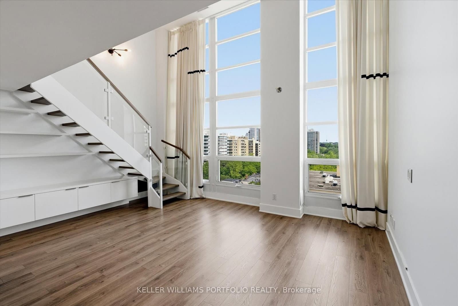 111 St Clair Avenue W, Unit 932 thumbnail 9