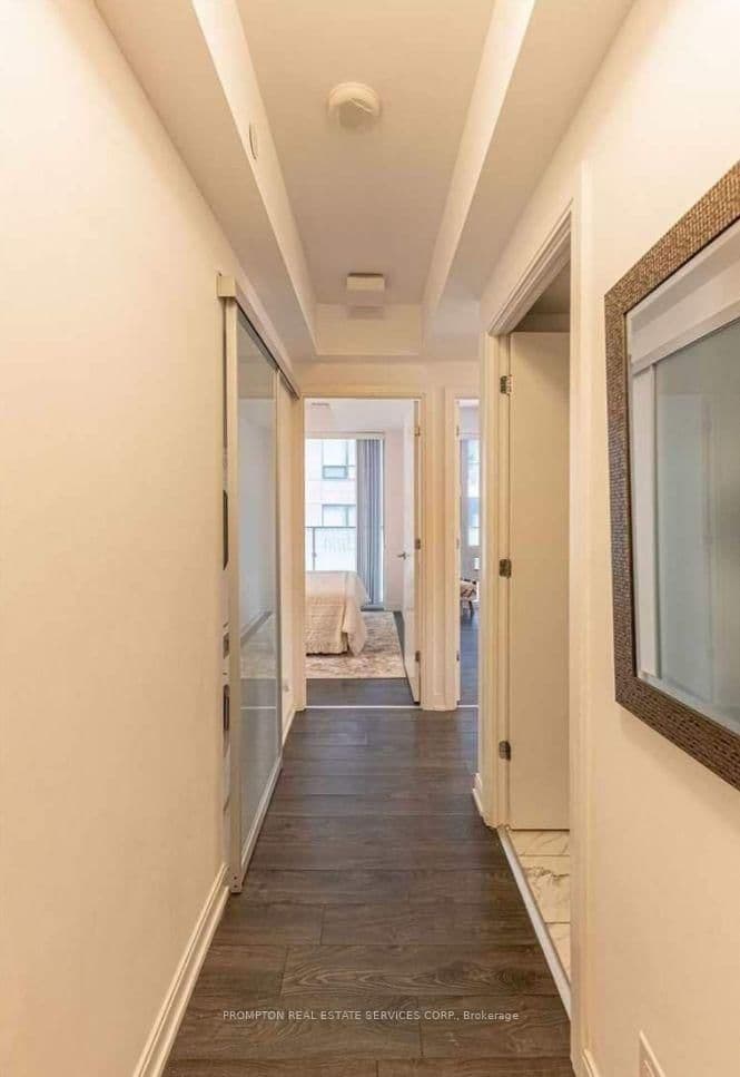 42 Charles Street E, Unit 607 thumbnail 18