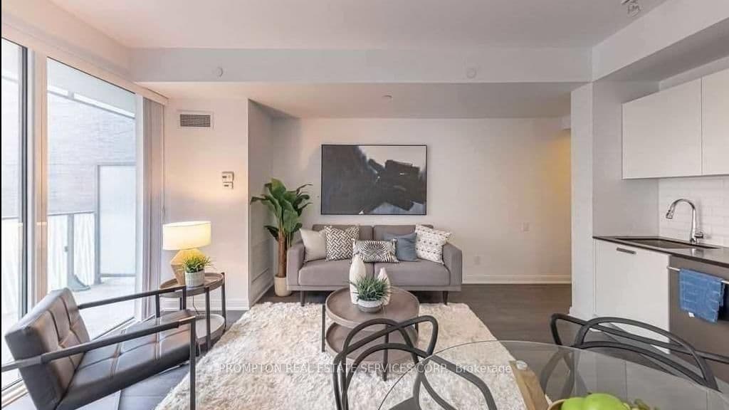 42 Charles Street E, Unit 607 thumbnail 4