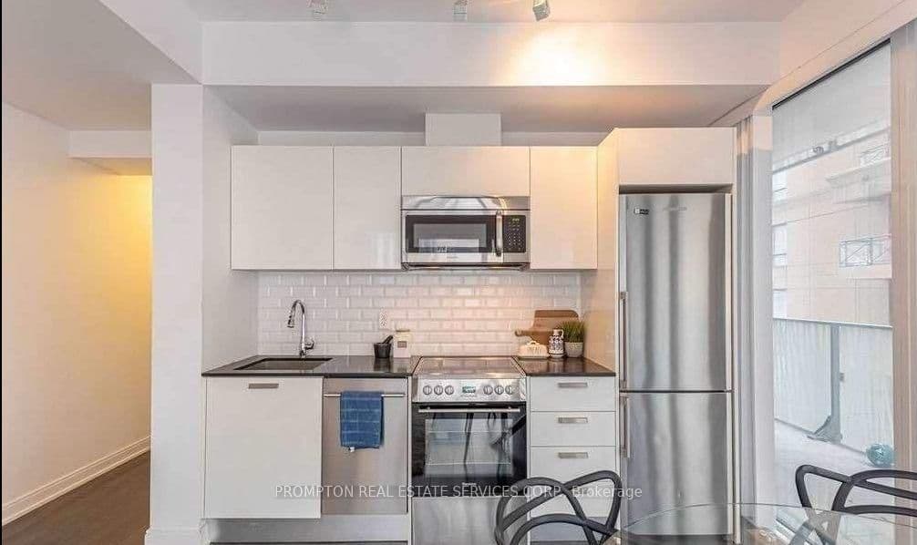 42 Charles Street E, Unit 607 thumbnail 6