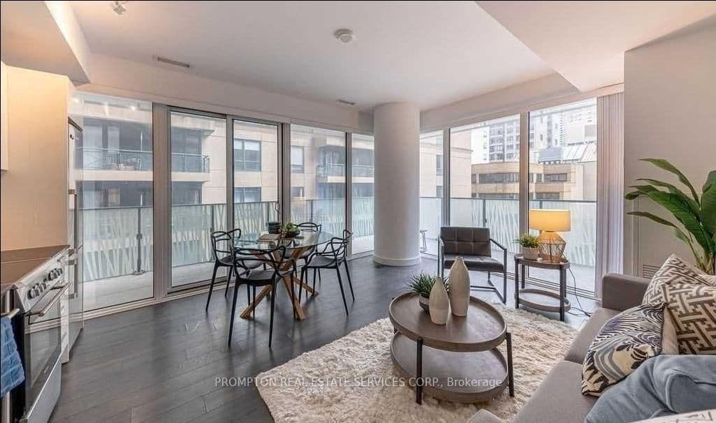 42 Charles Street E, Unit 607 thumbnail 9