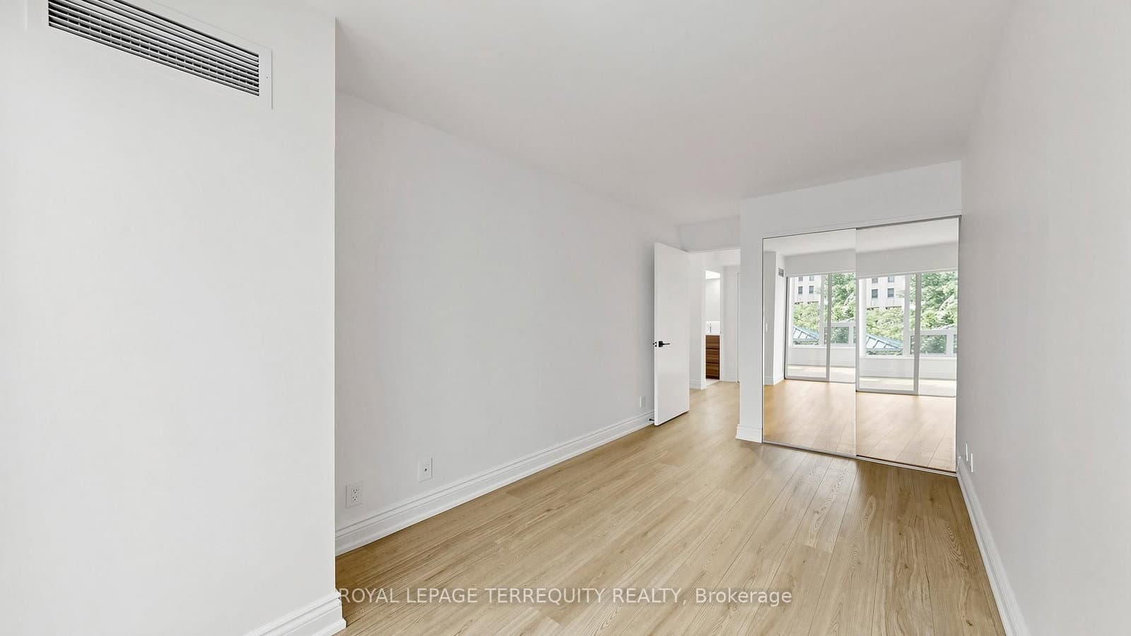 92 King Street E, Unit 220 thumbnail 15