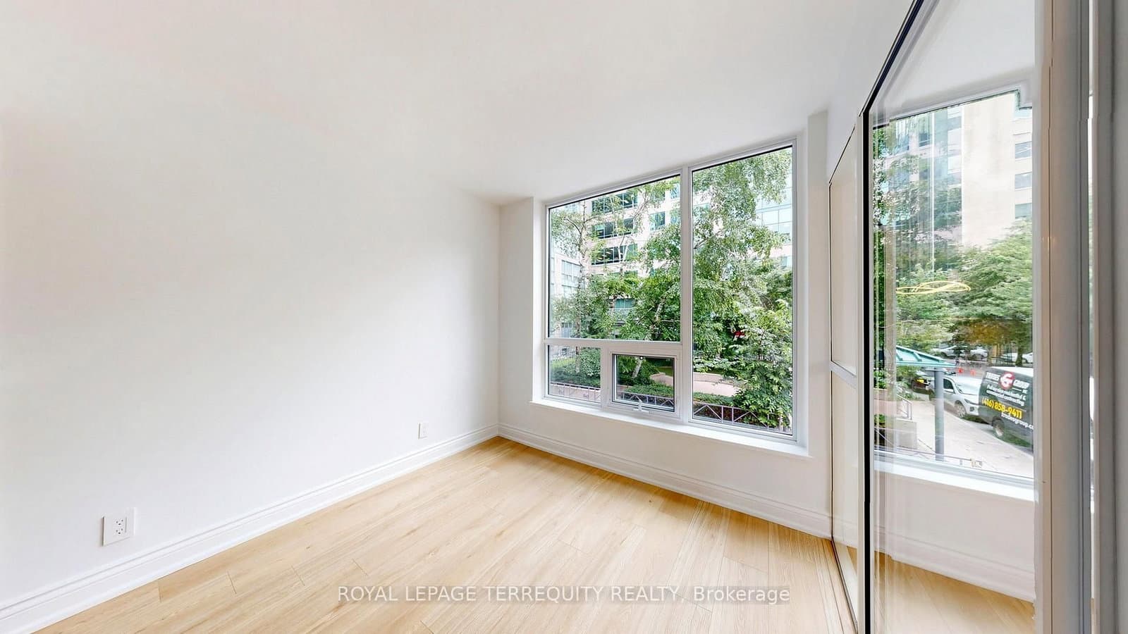 92 King Street E, Unit 220 thumbnail 18