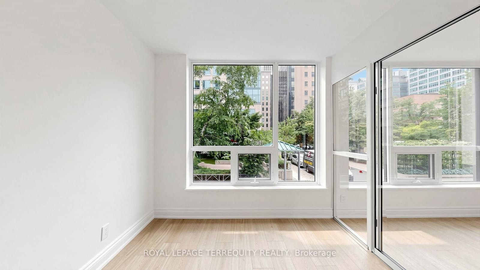 92 King Street E, Unit 220 thumbnail 20