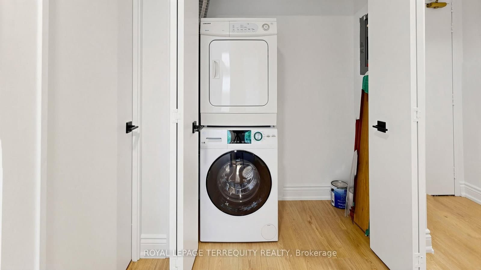 92 King Street E, Unit 220 thumbnail 25
