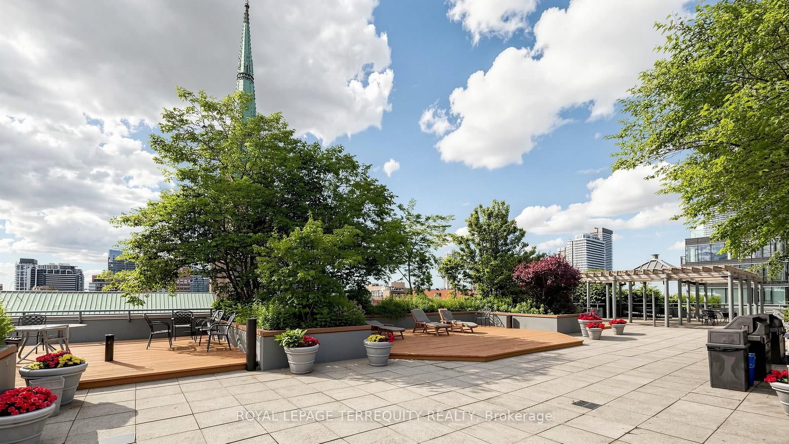 92 King Street E, Unit 220 thumbnail 33