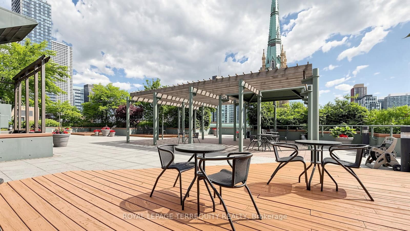 92 King Street E, Unit 220 thumbnail 35