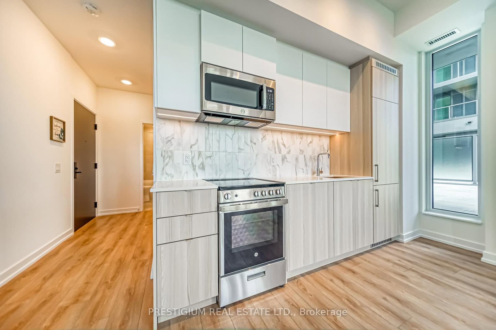 500 Dupont Street, Unit 303 thumbnail 12