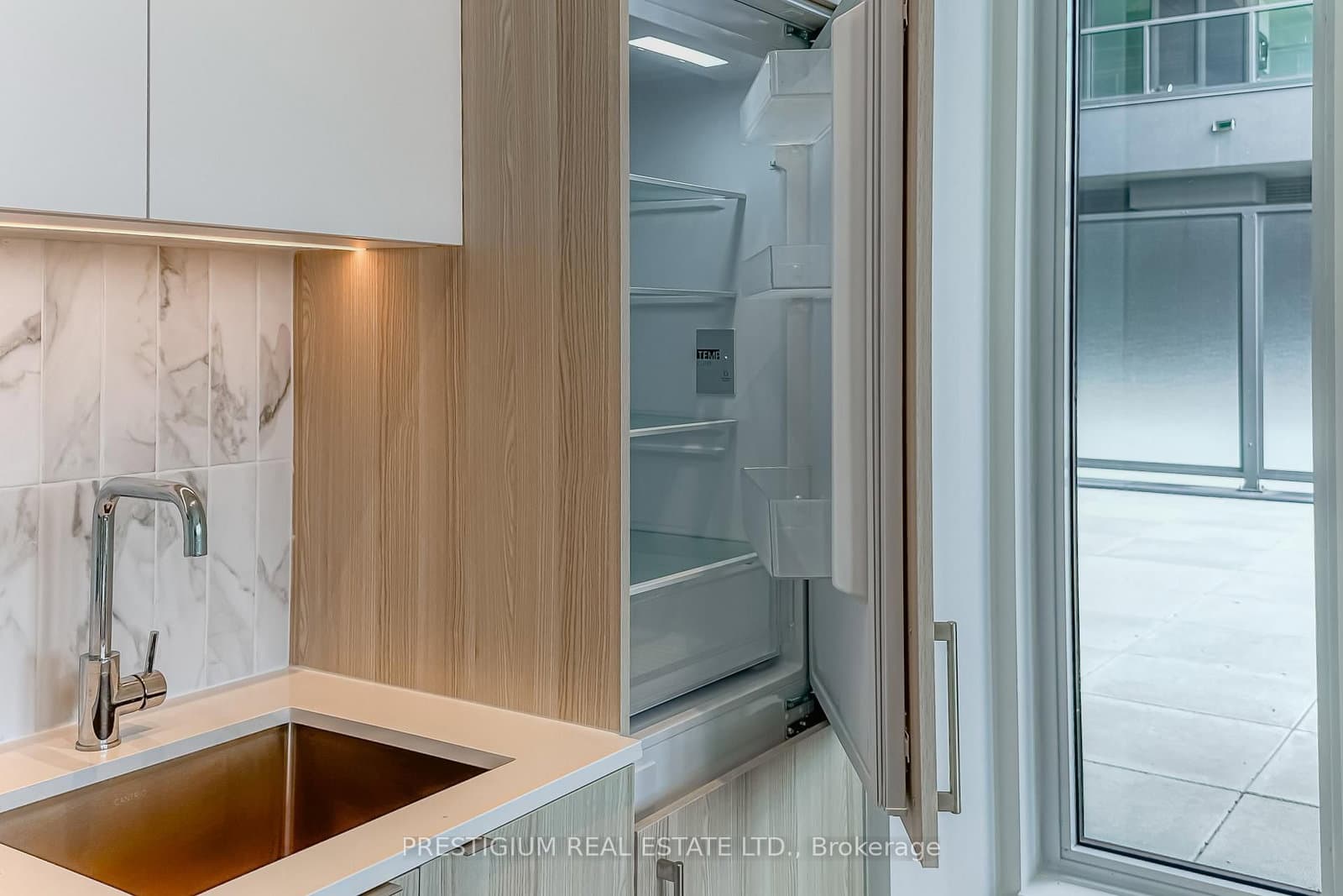 500 Dupont Street, Unit 303 thumbnail 13