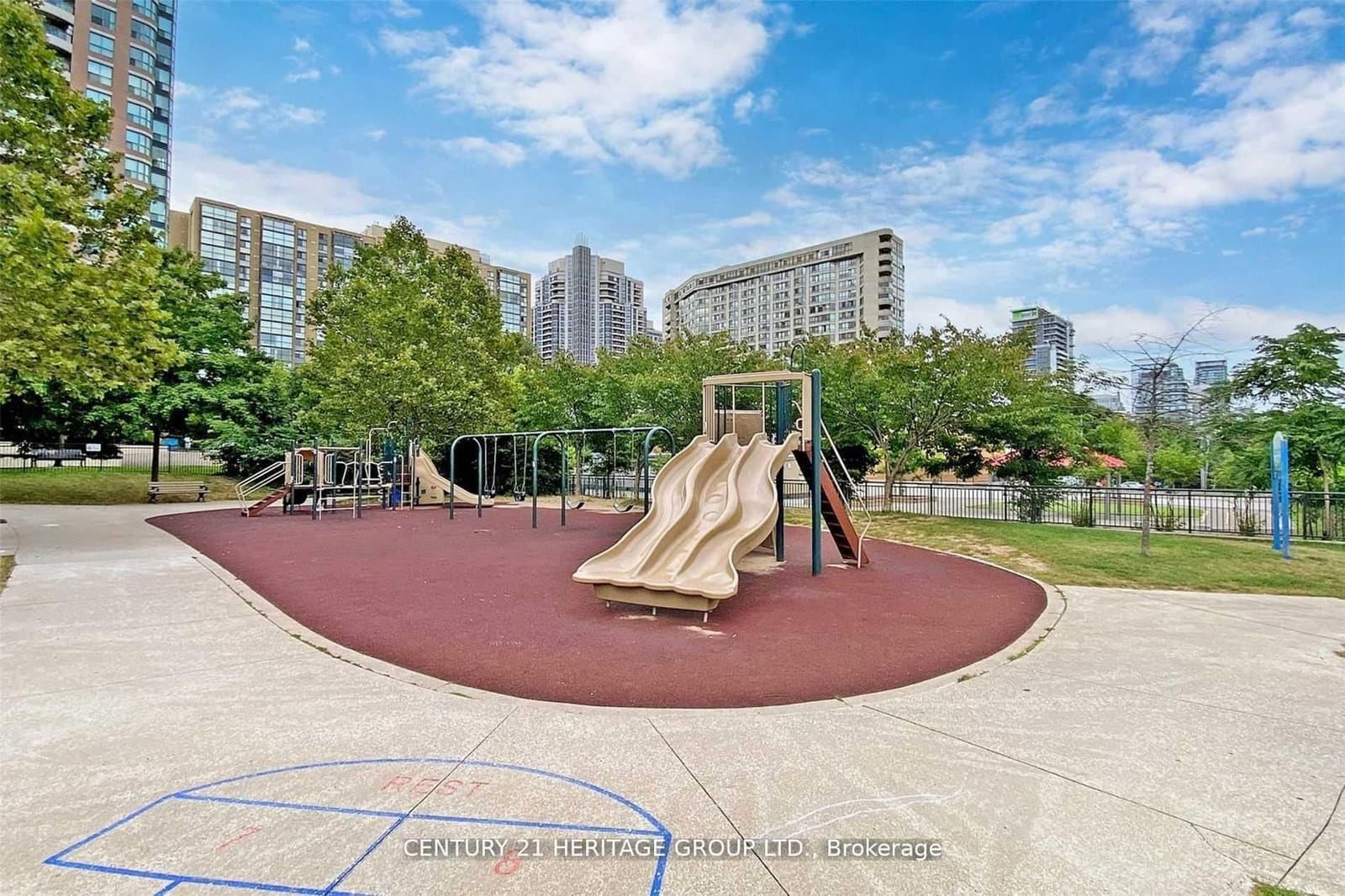 509 Beecroft Road, Unit 2206 thumbnail 36