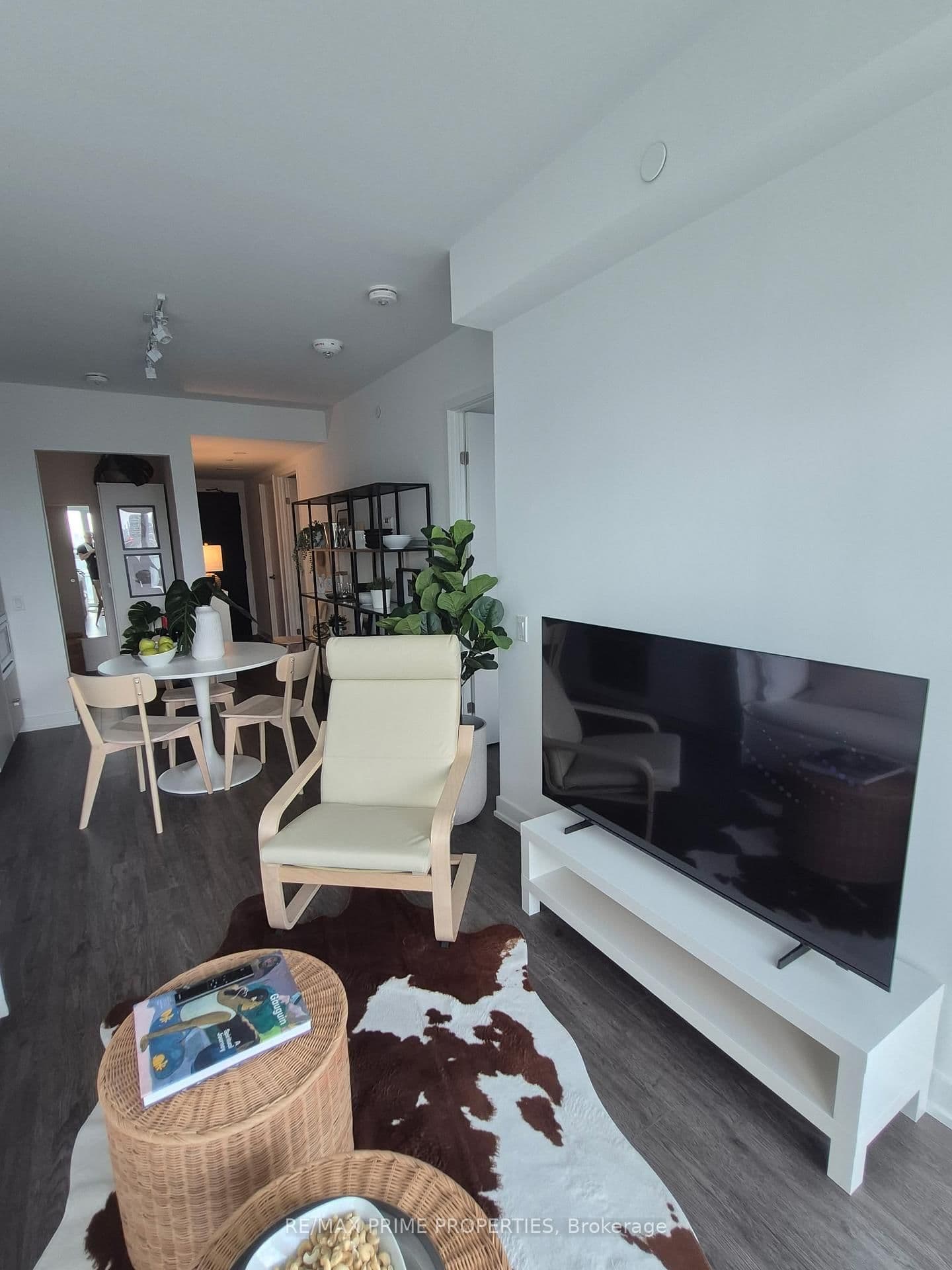 88 Queen Street E, Unit 3215 thumbnail 12