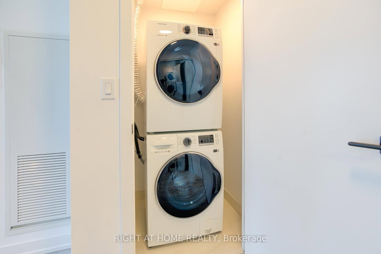 2 Augusta Avenue, Unit 704 thumbnail 13