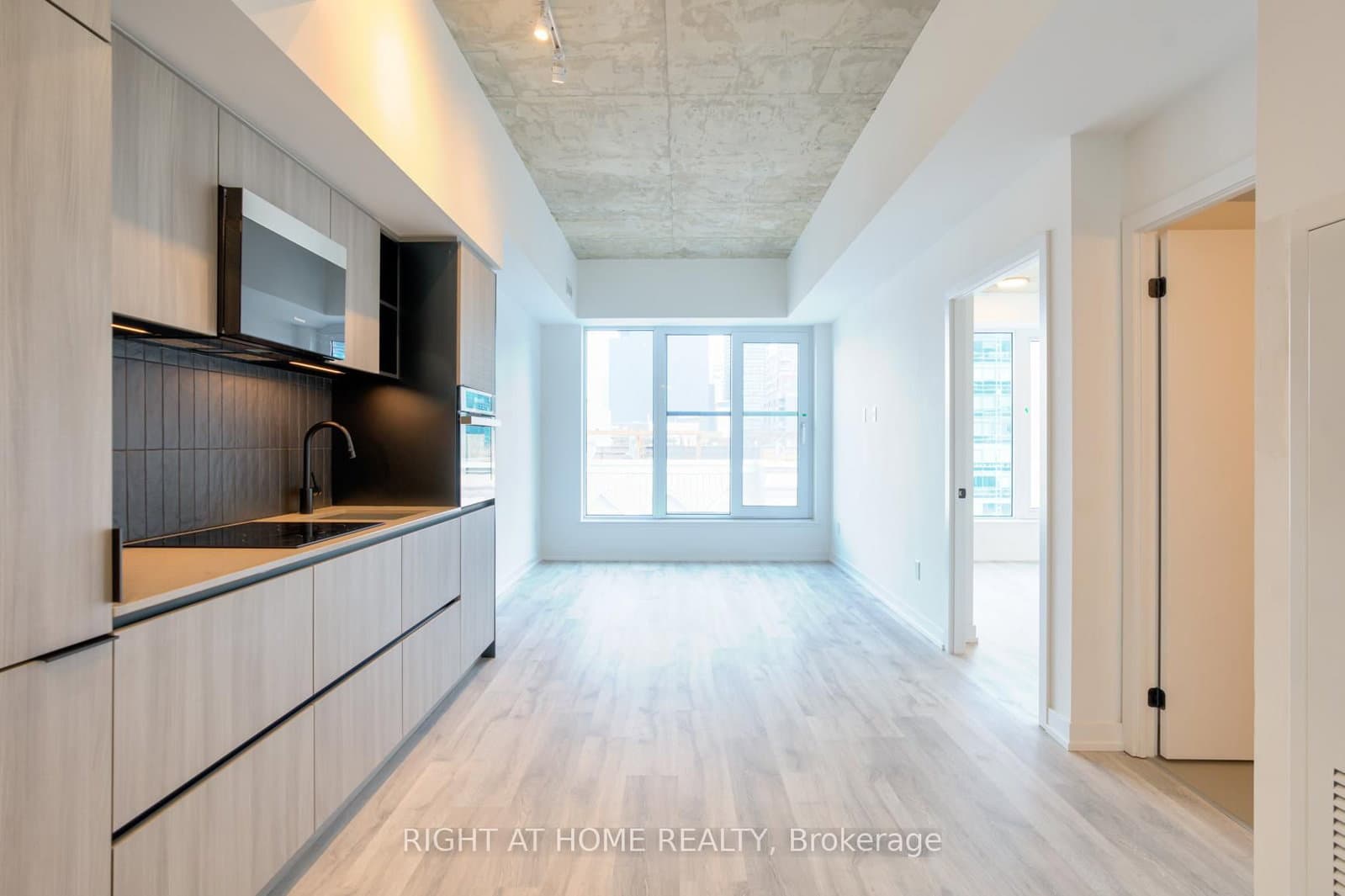 2 Augusta Avenue, Unit 704 thumbnail 2