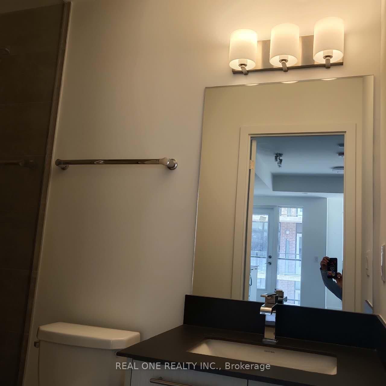 851 Sheppard Avenue W, Unit 13 thumbnail 12