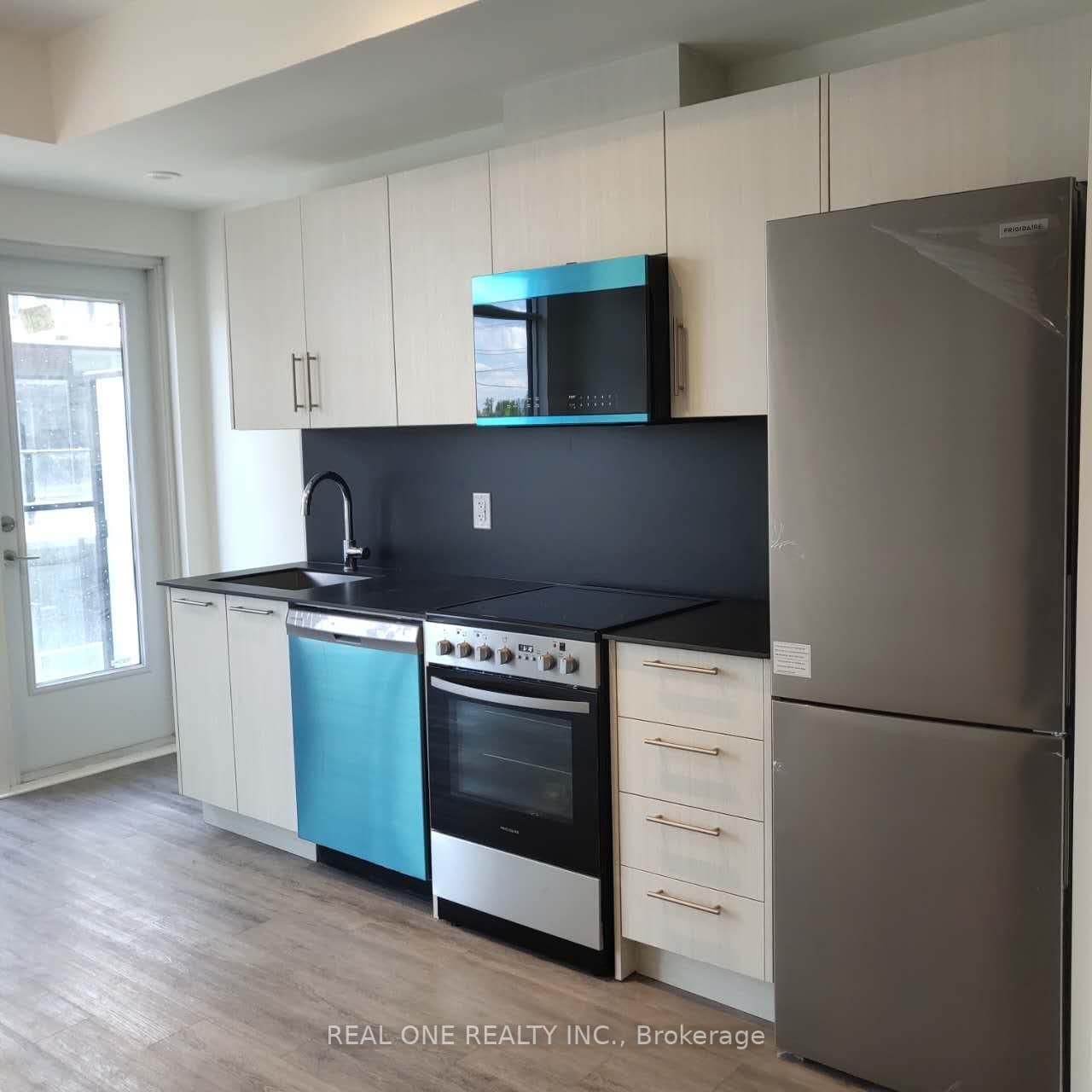 851 Sheppard Avenue W, Unit 13 thumbnail 4