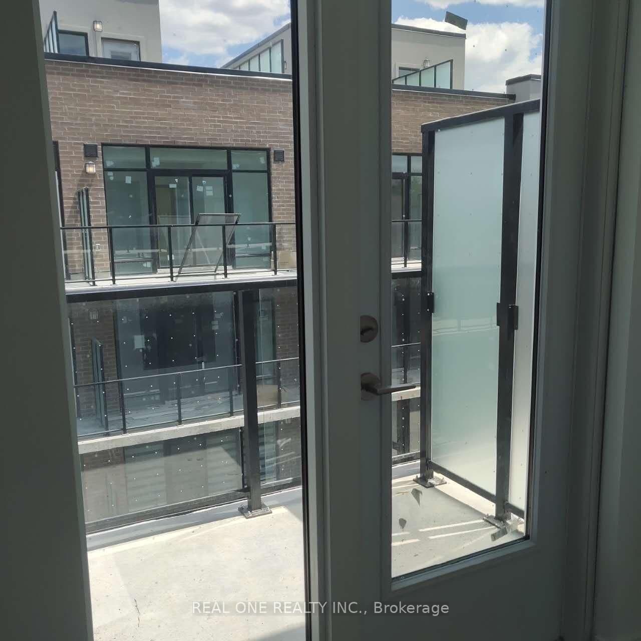 851 Sheppard Avenue W, Unit 13 thumbnail 5