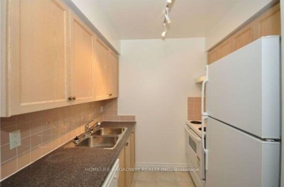 2 Clairtrell Road, Unit 315 thumbnail 9