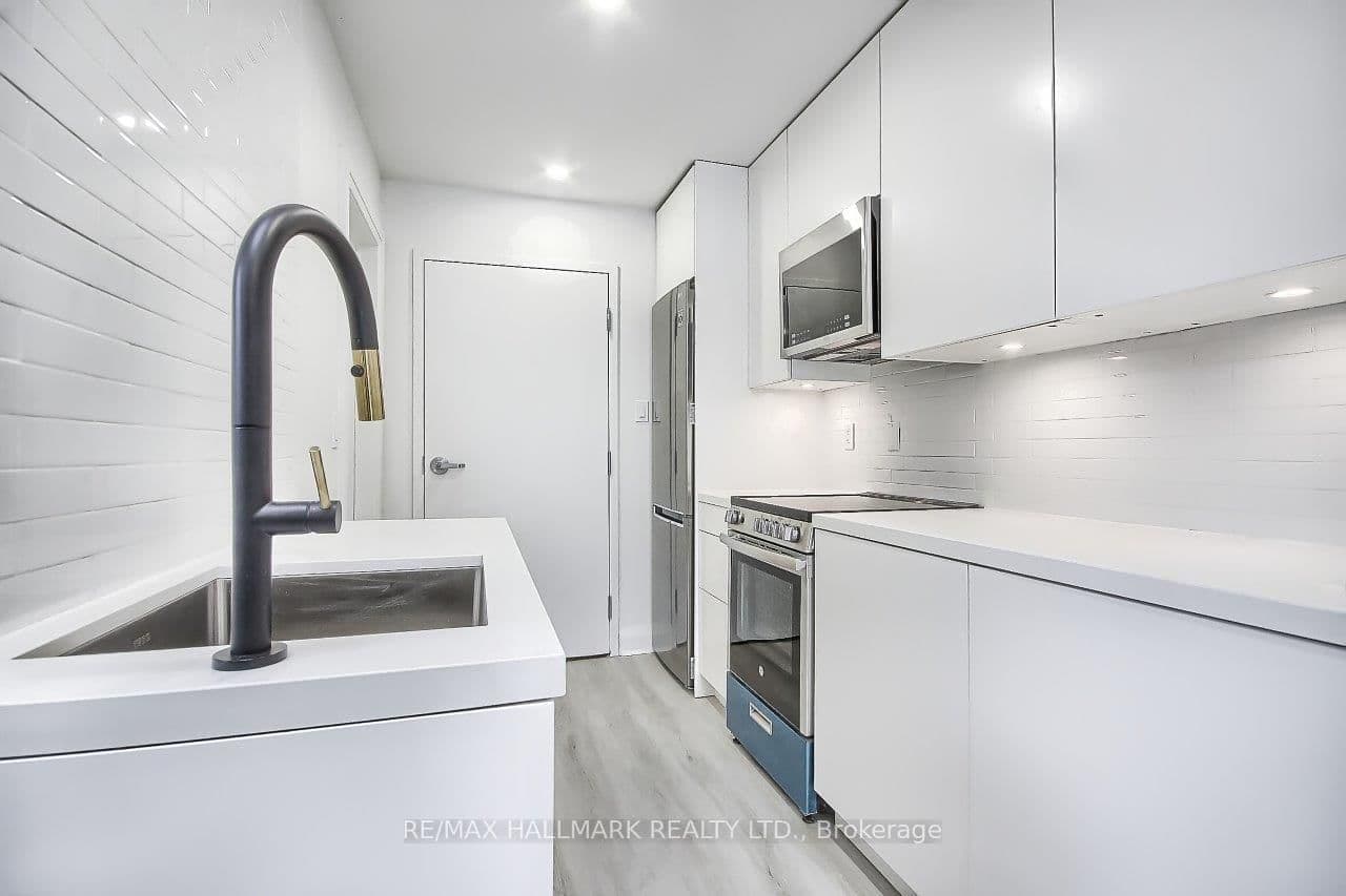 415 Dundas Street E, Unit 2 thumbnail 3