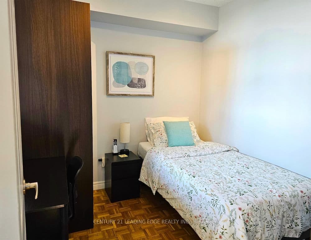 80 St Patrick Street, Unit 913 thumbnail 15