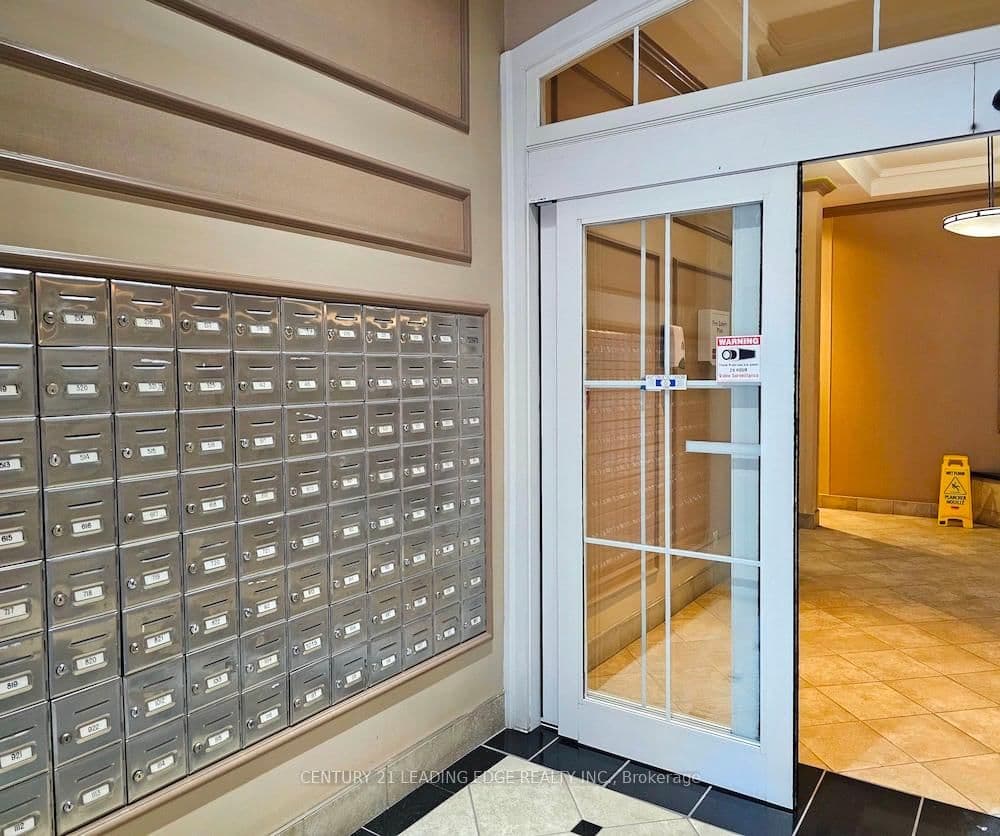 80 St Patrick Street, Unit 913 thumbnail 2