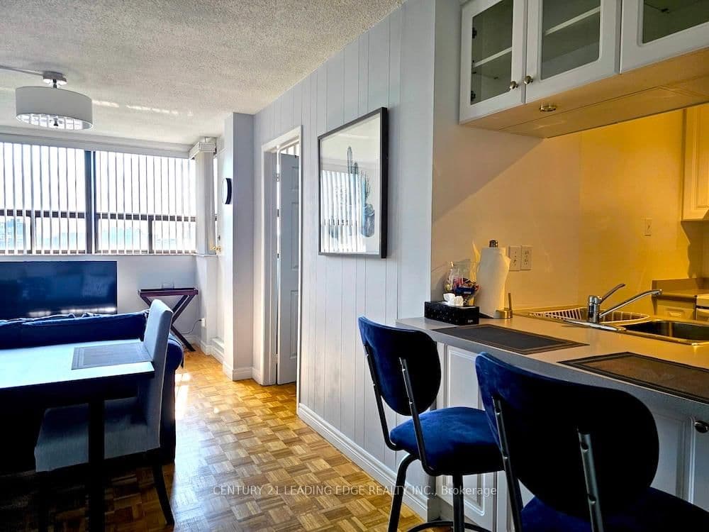 80 St Patrick Street, Unit 913 thumbnail 5