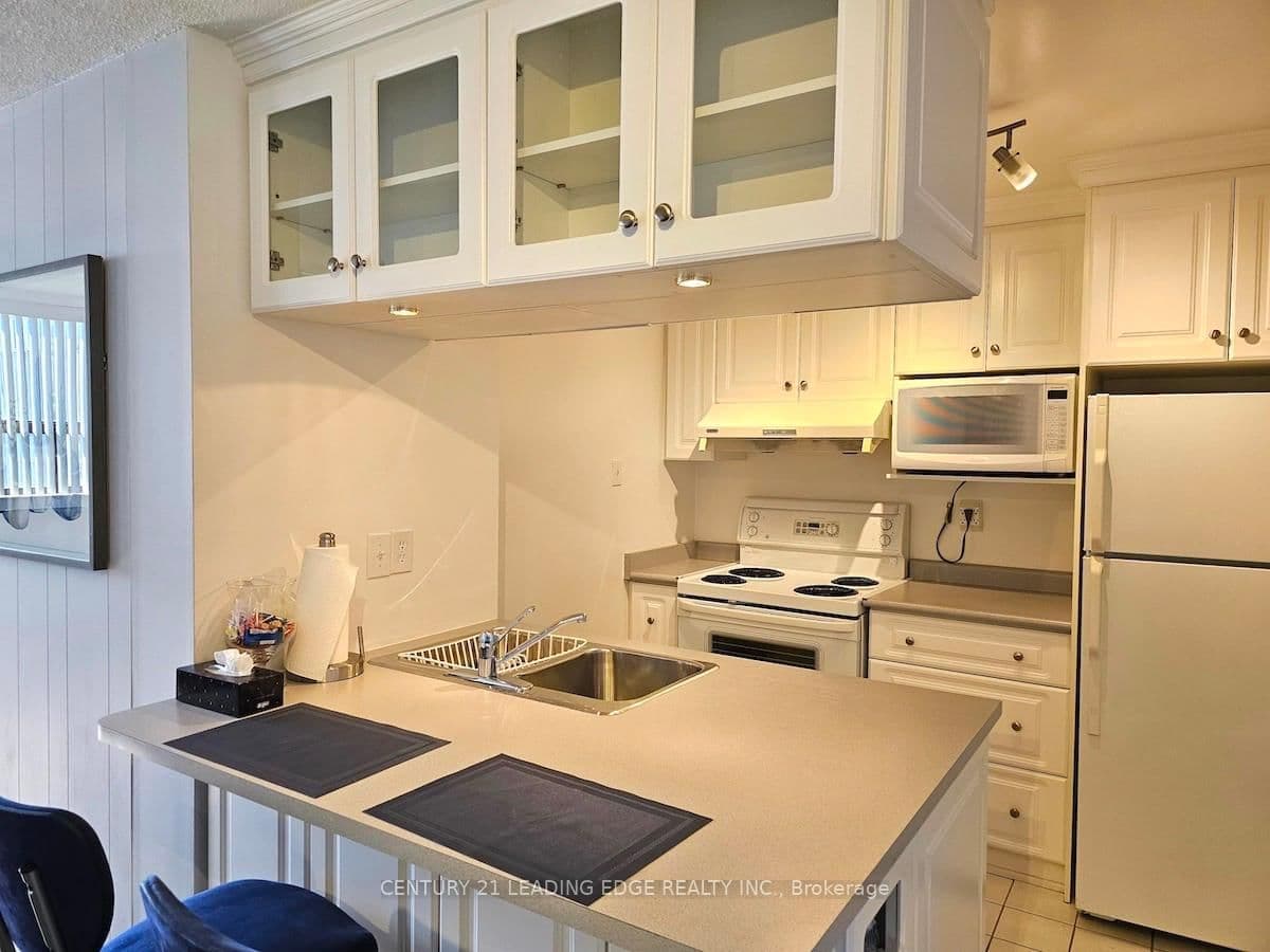 80 St Patrick Street, Unit 913 thumbnail 7